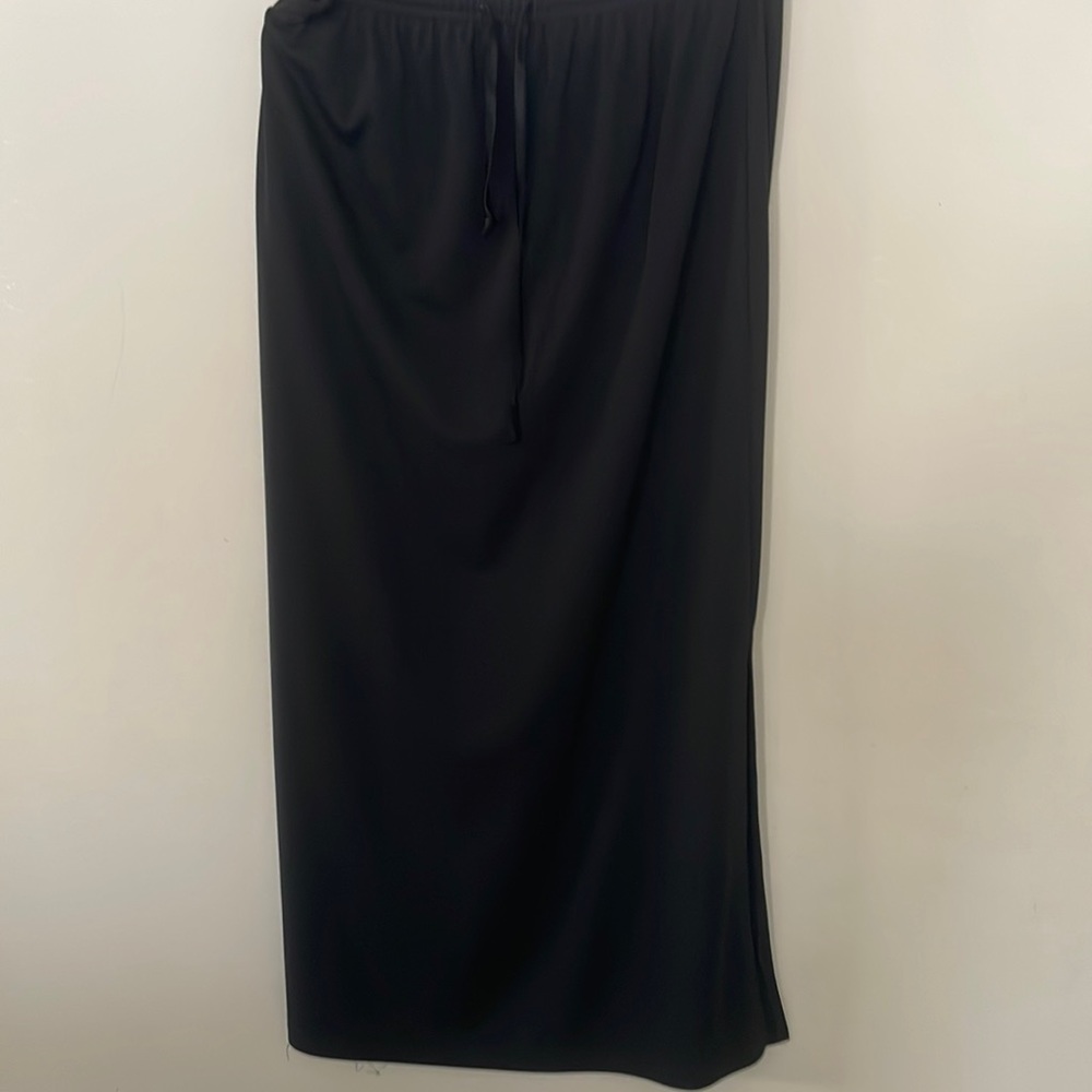 W.L. New York long black skirt